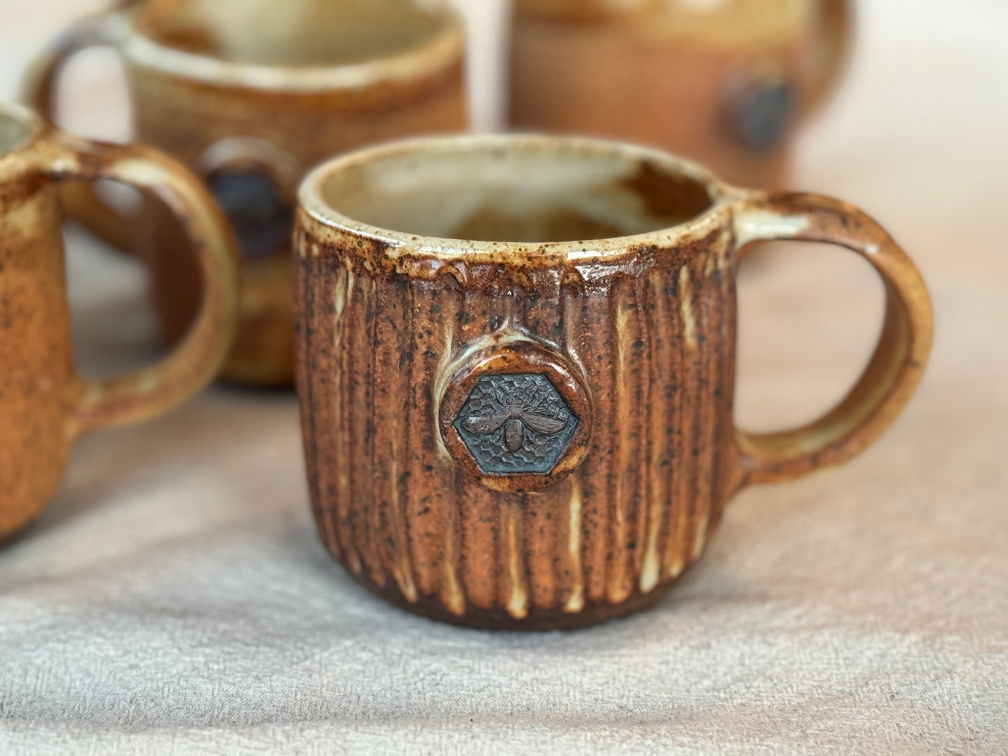 Mugs: Bee